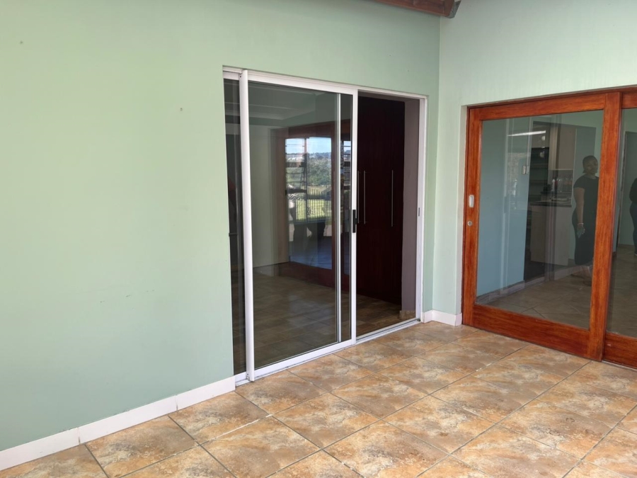  Bedroom Property for Sale in Cove Ridge East Eastern Cape